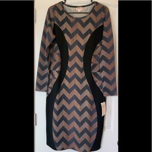 Elegant Debbie Sequin Chevron Stripe, Size M